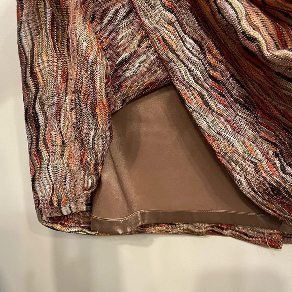 Tahari Arthur S Levine | Patterned Faux Wrap Pleat Sleeveless Sheath Dress 2 - Picture 6 of 9